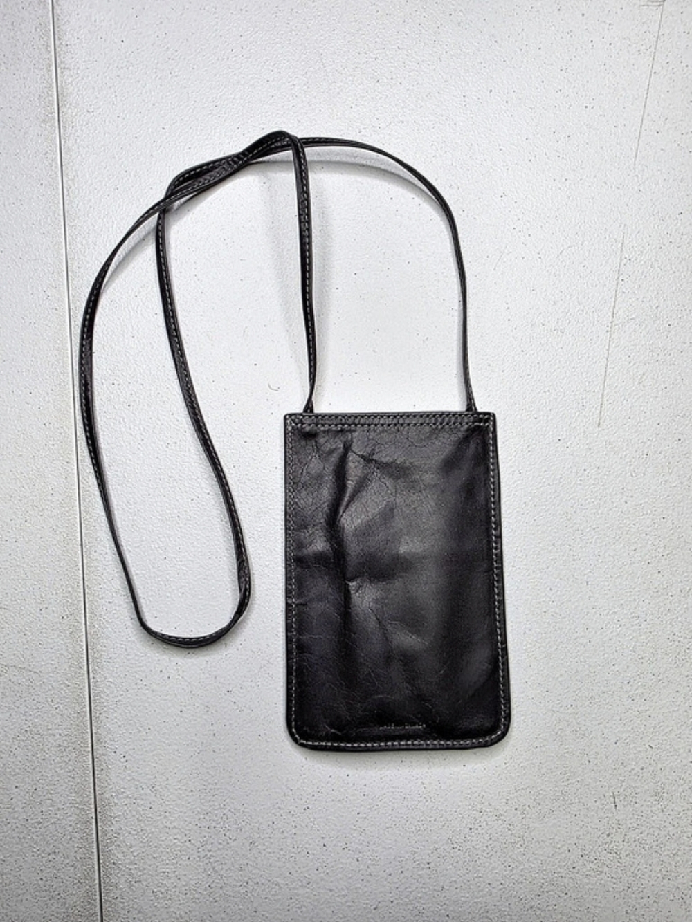 M0851 X Osheaga Leather Sling Black Card/phone Bag